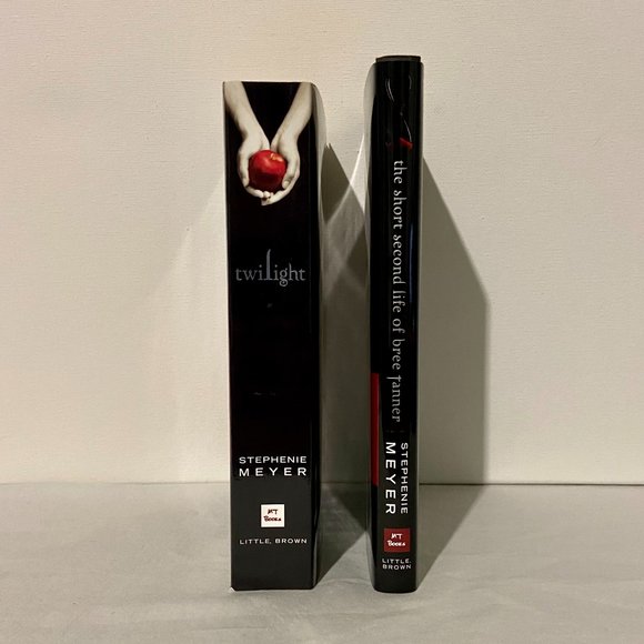 Twilight Paperbag + Novella Hardcover - Picture 3 of 3